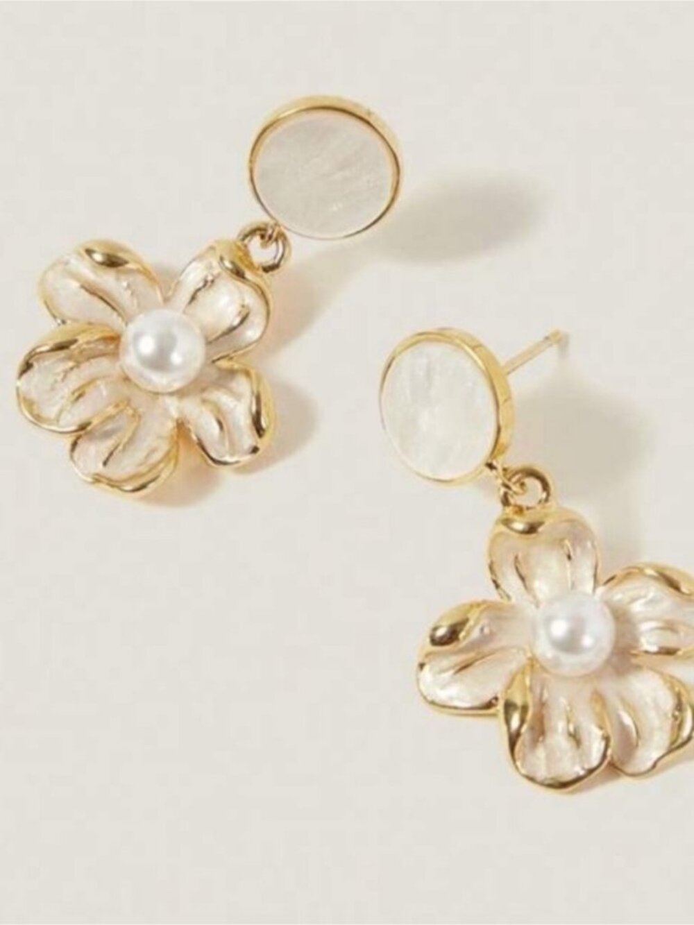 New! 18K Gold Plated Ivory Flower Drop Earrings (1044) NWOT